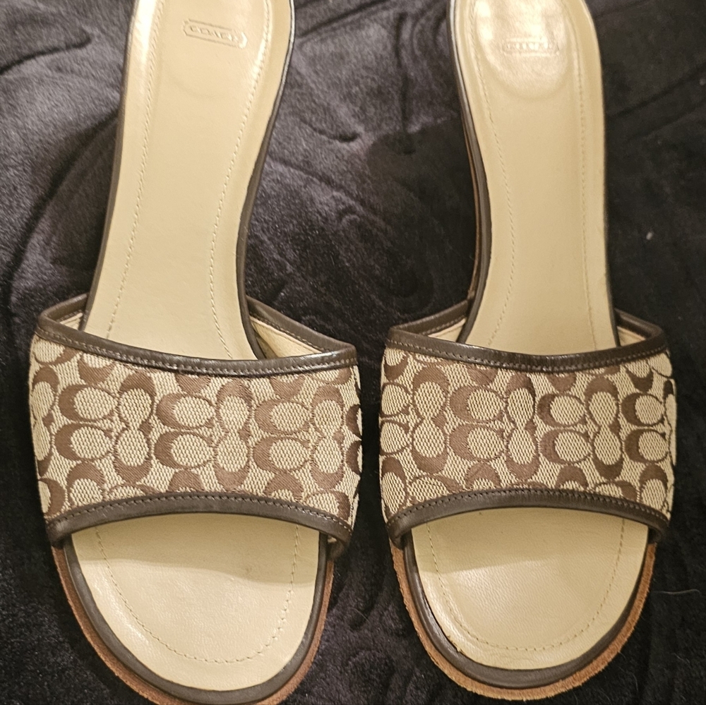 Coach Women's Brown Slide Sandals - Picture 4 of 4